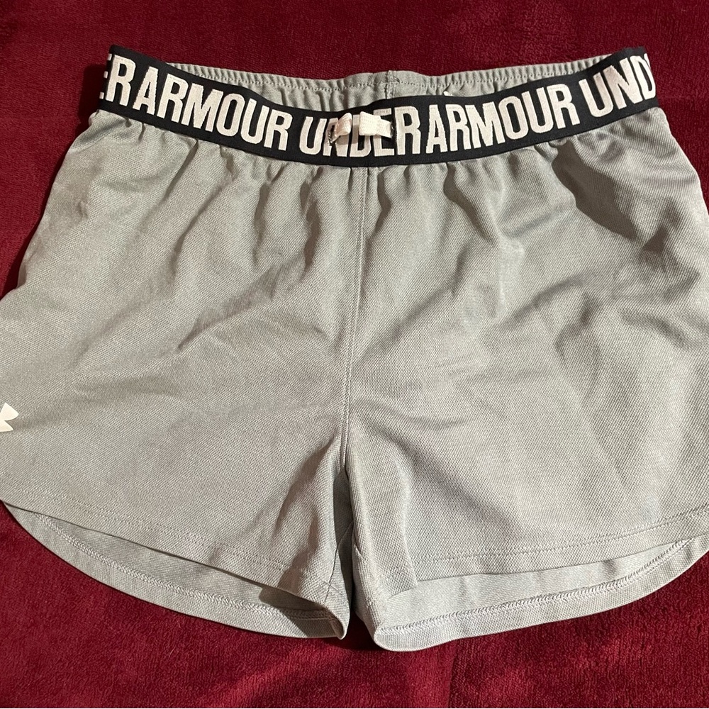 Under Armour track shorts size Large